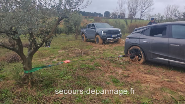 Relevage d’un véhicule accidenté avec direction endommagée
